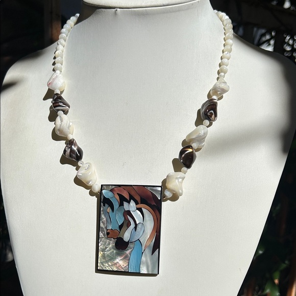Lee Sands Handcrafted Mother of Pearl Shell Horses 🐎 Pendant Necklace - Picture 3 of 6